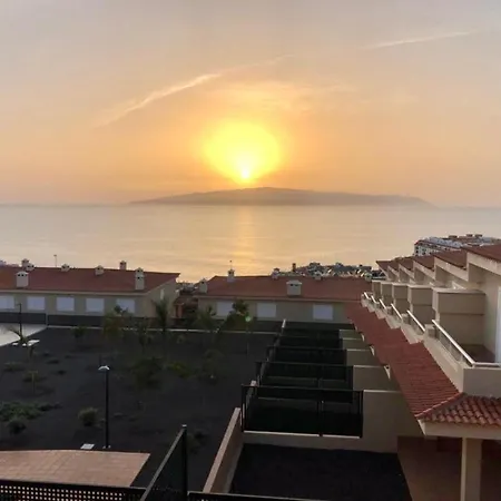 Gigantes Ocean View Apartment *